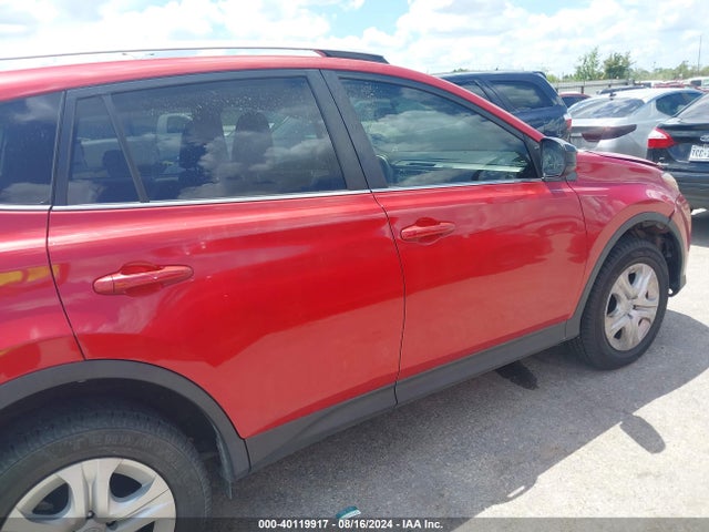 Toyota RAV4 LE 2015 JTMZFREV4FJ048697 Image 13