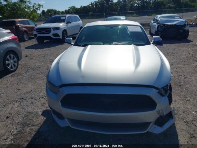 1FA6P8AM8F5427188 Ford Mustang V6