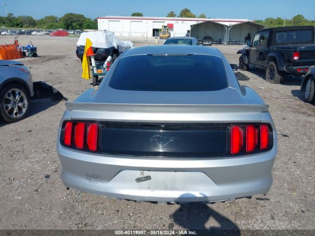 1FA6P8AM8F5427188 Ford Mustang V6