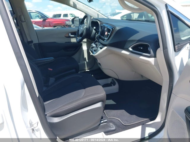 2C4RC1CG9PR516466 Chrysler Voyager Lx