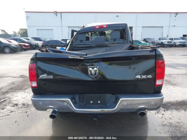 1C6RR7GT7JS238690 RAM 1500 Big Horn Quad Cab 4x4 6'4 Box