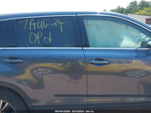Toyota Highlander Le 2019 5TDZZRFH2KS299747 Image 13
