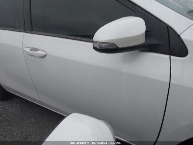 Toyota COROLLA SE 2018 5YFBURHE0JP792319 Image 14