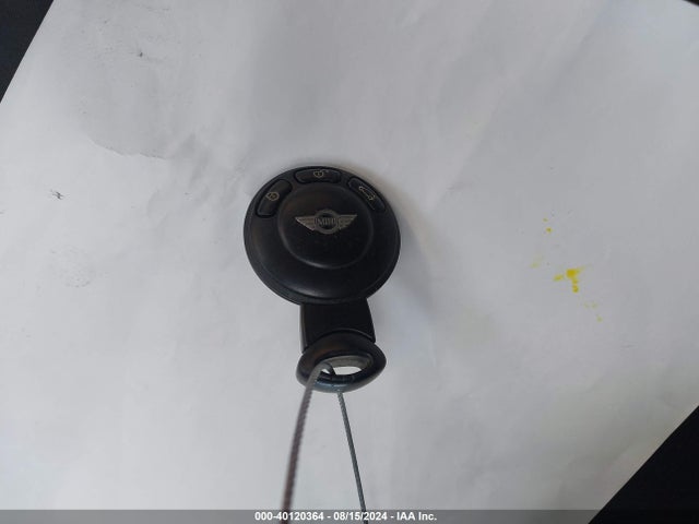 2007 MINI COOPER S WMWMF735X7TL84116 Photo 10