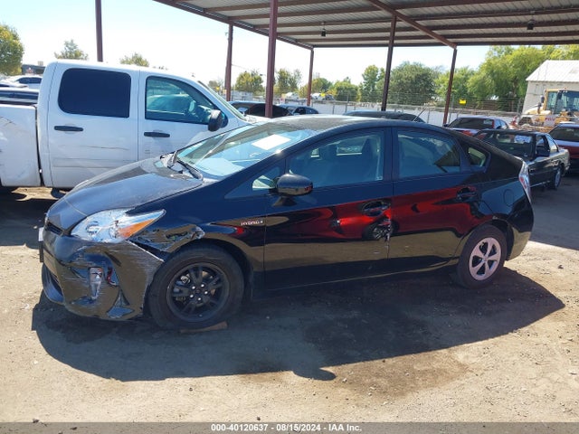 Toyota Prius Two 2015 JTDKN3DU0F0469008 Image 14