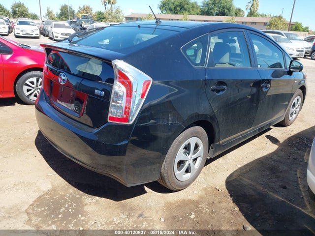Toyota Prius Two 2015 JTDKN3DU0F0469008 Image 4