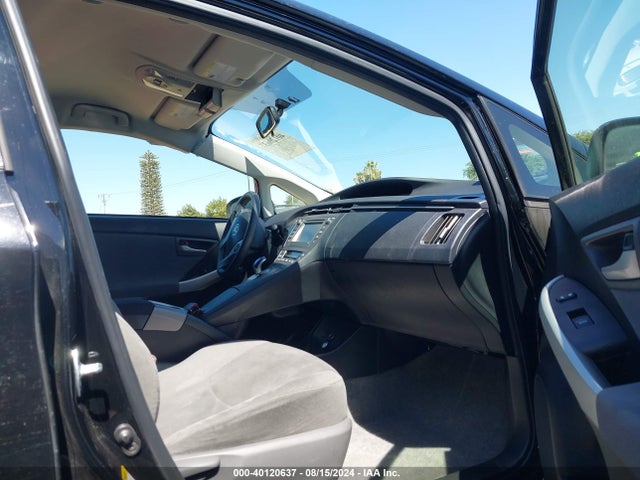Toyota Prius Two 2015 JTDKN3DU0F0469008 Image 5