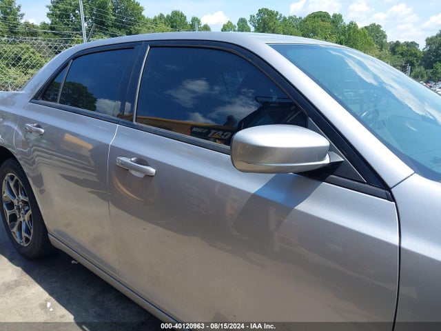 2C3CCAGG0JH267458 Chrysler 300 300s Awd