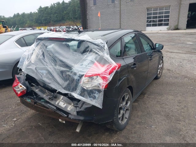 1FADP3K25EL181816 Ford FOCUS SE
