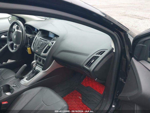 1FADP3K25EL181816 Ford FOCUS SE