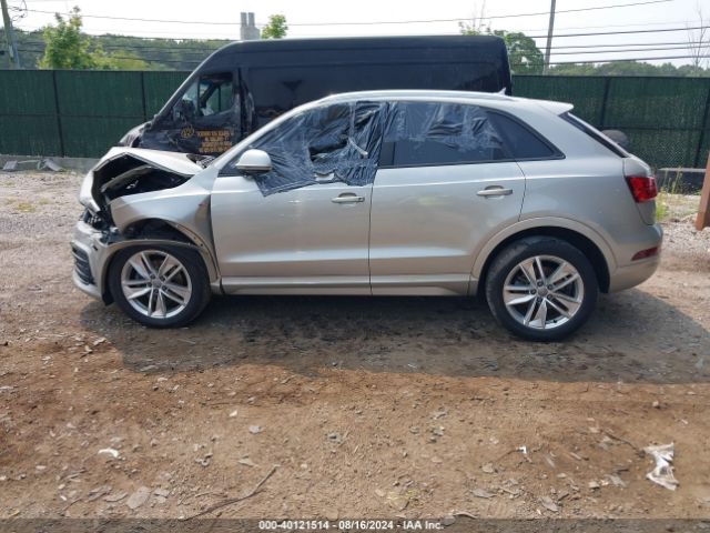 WA1BCCFS6JR001087 Audi Q3 2.0t Premium