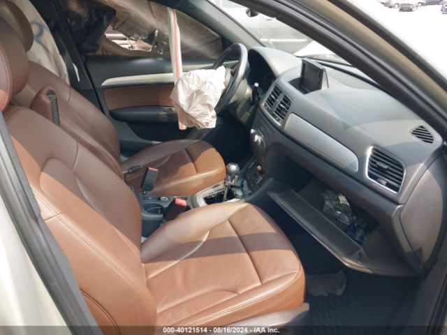 WA1BCCFS6JR001087 Audi Q3 2.0t Premium
