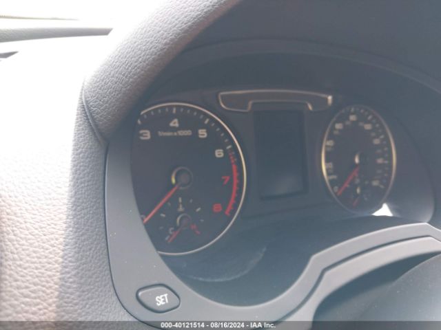 WA1BCCFS6JR001087 Audi Q3 2.0t Premium