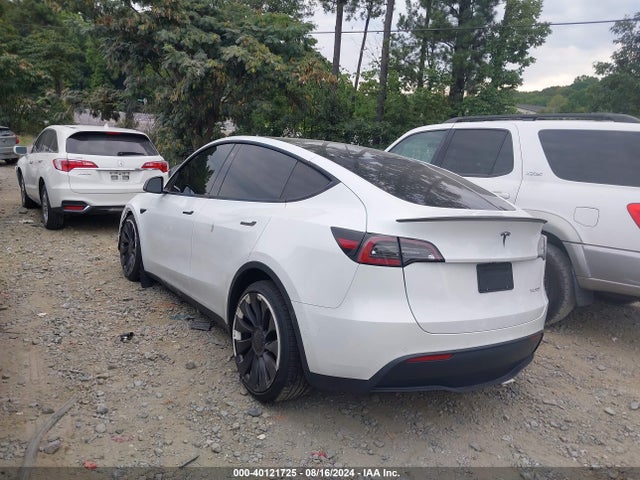 2020 TESLA MODEL Y 5YJYGDEFXLF025559 Photo 2