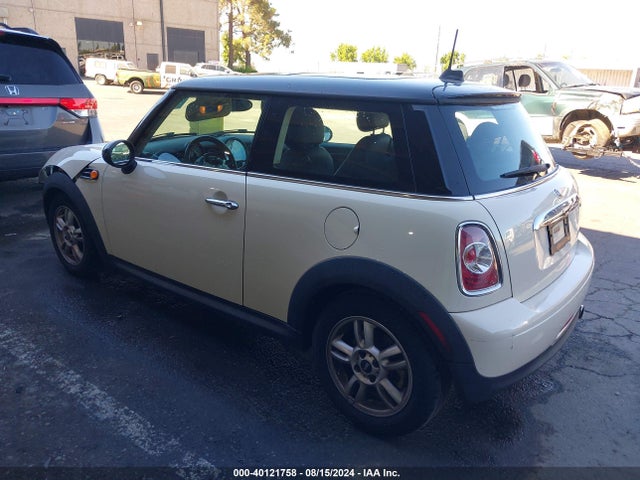 2013 MINI HARDTOP WMWSU3C55DT680775 Photo 2