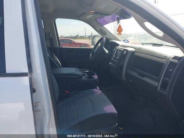 3C6RR7KT9MG569743 RAM 1500 Classic Tradesman  4x4 5'7 Box