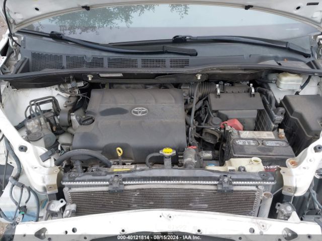5TDYK3DC1FS653574 Toyota Sienna Xle 8 Passenger