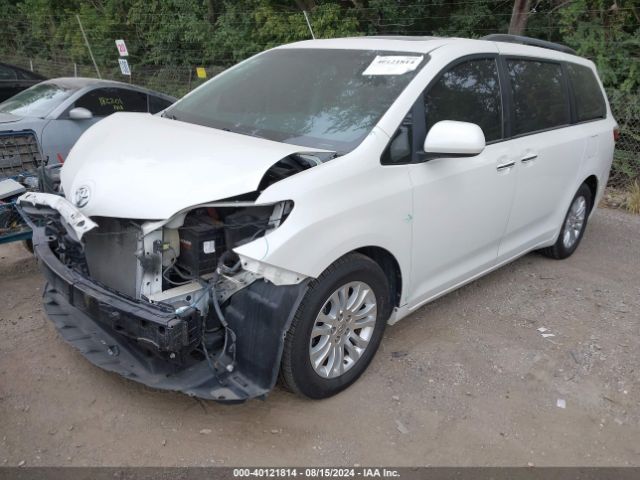 5TDYK3DC1FS653574 Toyota Sienna Xle 8 Passenger
