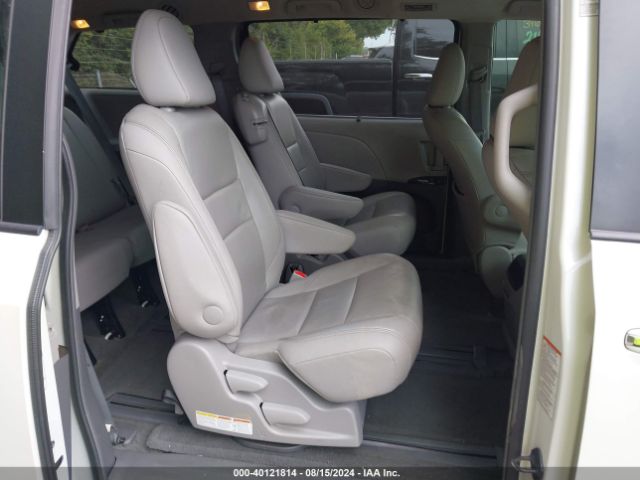5TDYK3DC1FS653574 Toyota Sienna Xle 8 Passenger