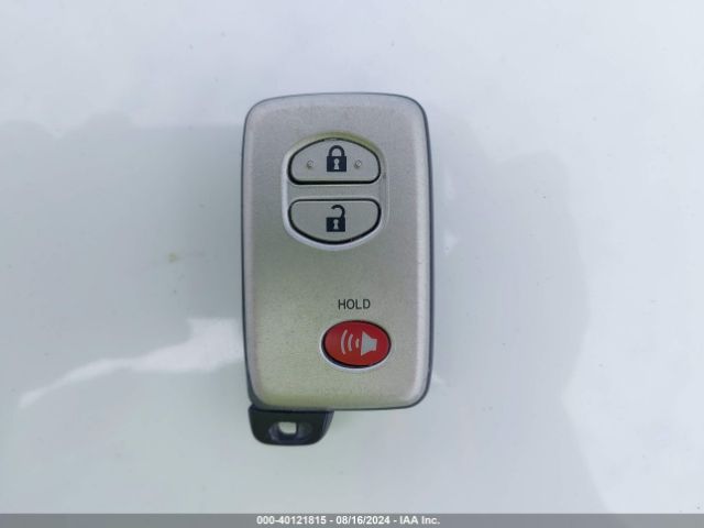 JTDZN3EU3FJ021210 Toyota Prius V Three