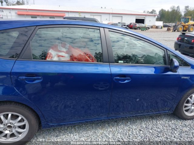 JTDZN3EU3FJ021210 Toyota Prius V Three