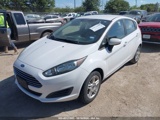 Ford FIESTA SE 2018 3FADP4EJ7JM144025 Image 2