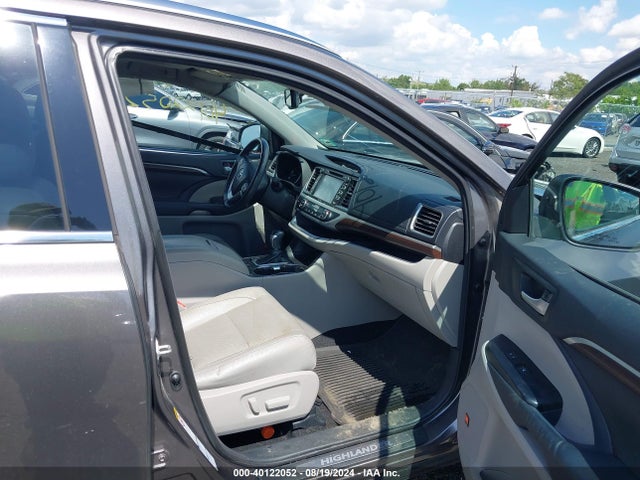 Toyota Highlander Limited V6 2014 5TDDKRFH7ES027052 Image 5