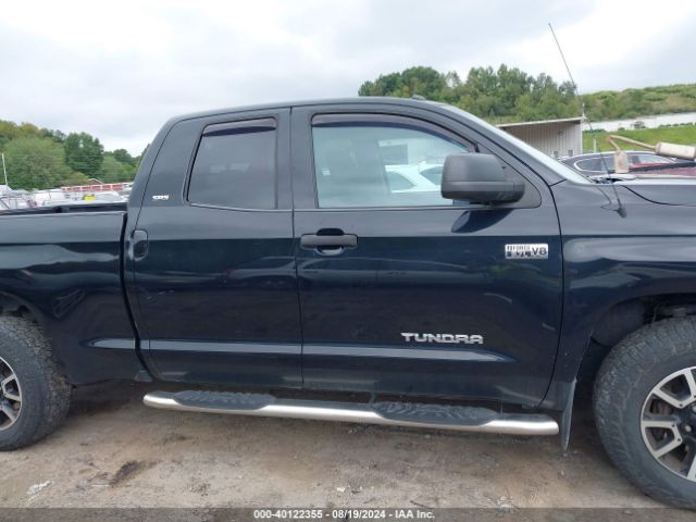 5TFUY5F14EX323599 Toyota Tundra Sr5 5.7l V8