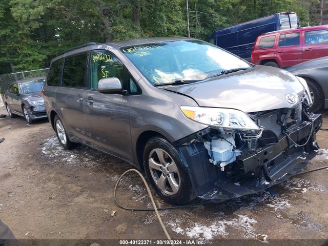 Toyota Sienna Le 8 Passenger 2017 5TDKZ3DC1HS795363 main image