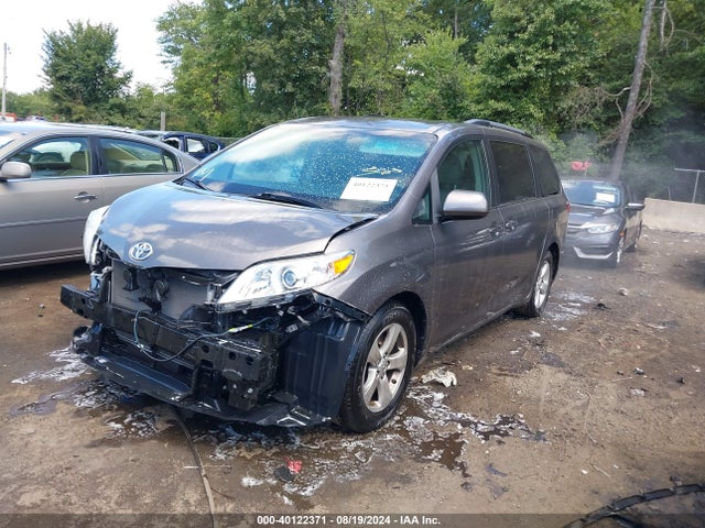 Toyota Sienna Le 8 Passenger 2017 5TDKZ3DC1HS795363 Image 2