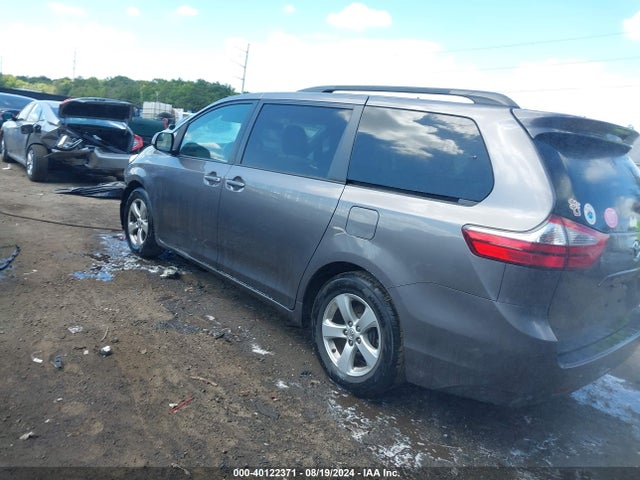 Toyota Sienna Le 8 Passenger 2017 5TDKZ3DC1HS795363 Image 3