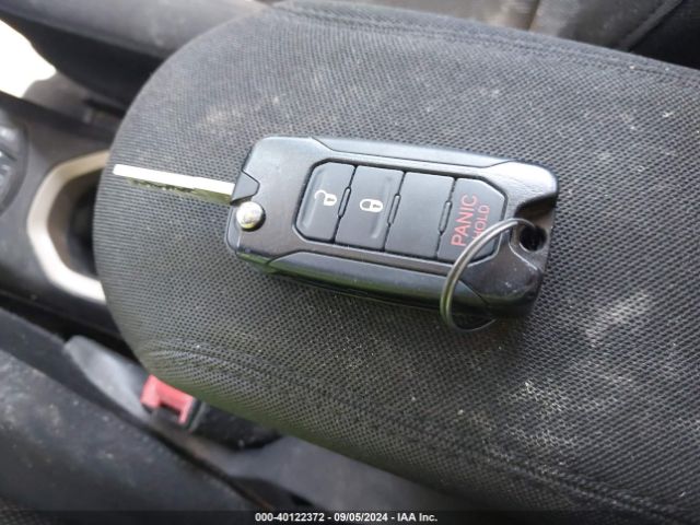 ZACCJAAT9FPB47476 Jeep Renegade Sport