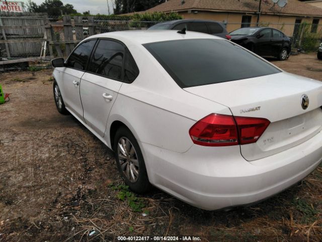1VWAT7A34FC023069 Volkswagen Passat 1.8t Wolfsburg Edition
