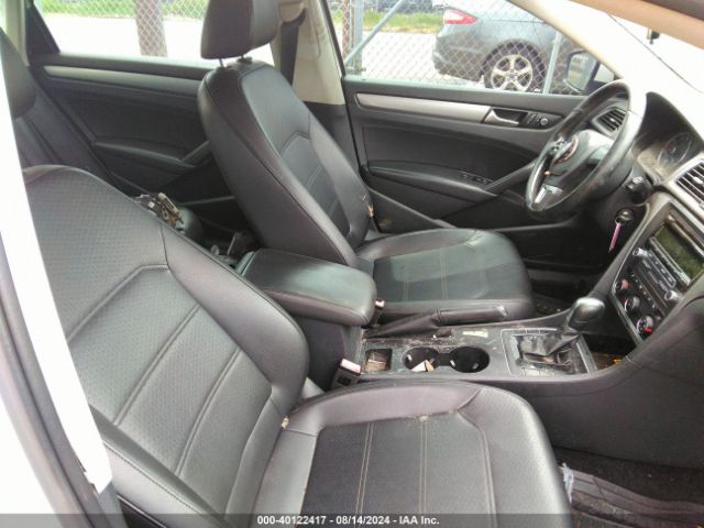 1VWAT7A34FC023069 Volkswagen Passat 1.8t Wolfsburg Edition