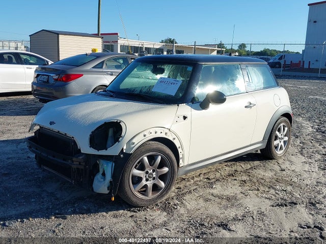 2010 MINI COOPER WMWMF3C50ATZ65706 Photo 1