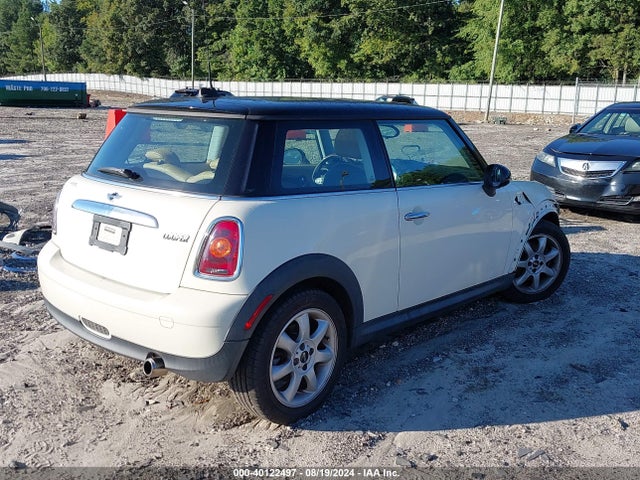 2010 MINI COOPER WMWMF3C50ATZ65706 Photo 3