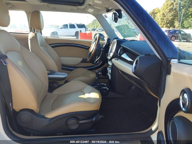 2010 MINI COOPER WMWMF3C50ATZ65706 Photo 4
