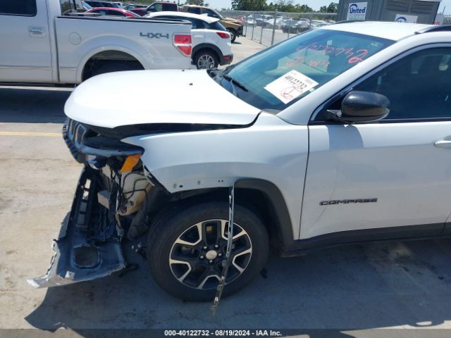 3C4NJCBB2NT137650 Jeep Compass Latitude Fwd