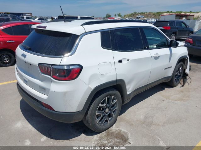 3C4NJCBB2NT137650 Jeep Compass Latitude Fwd