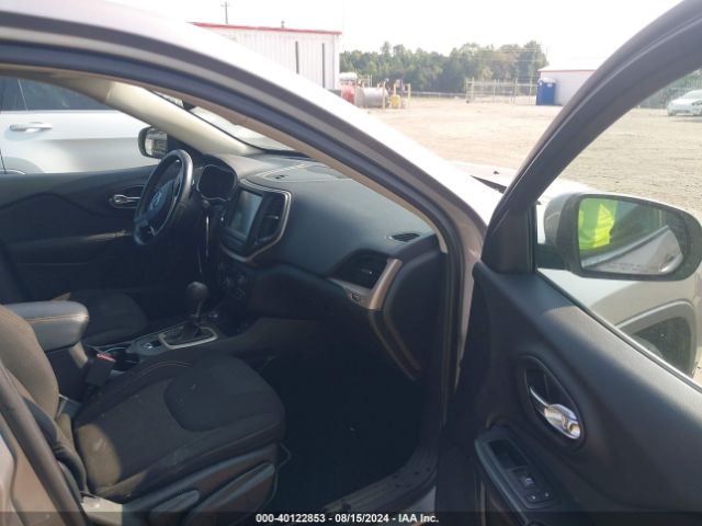 1C4PJMCB6HW521054 Jeep Cherokee Latitude 4x4