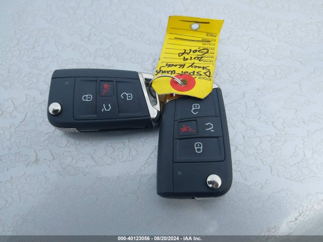 WVWVA7AU3KW121215 Volkswagen Golf R 2.0t W/dcc   Navigation