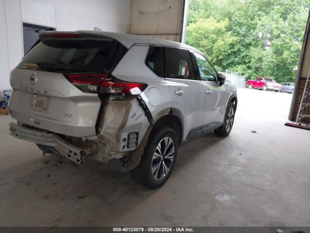 5N1AT3BA9MC687420 Nissan Rogue Sv Fwd