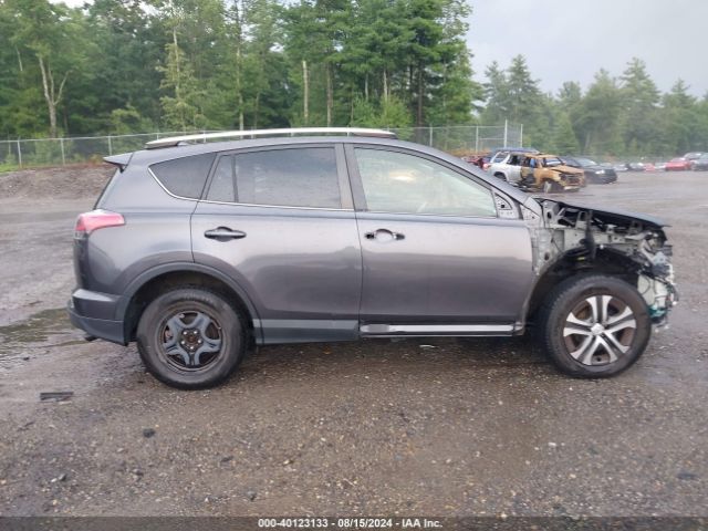JTMBFREV8GJ070513 Toyota RAV4 LE