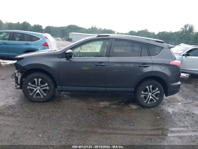 JTMBFREV8GJ070513 Toyota RAV4 LE
