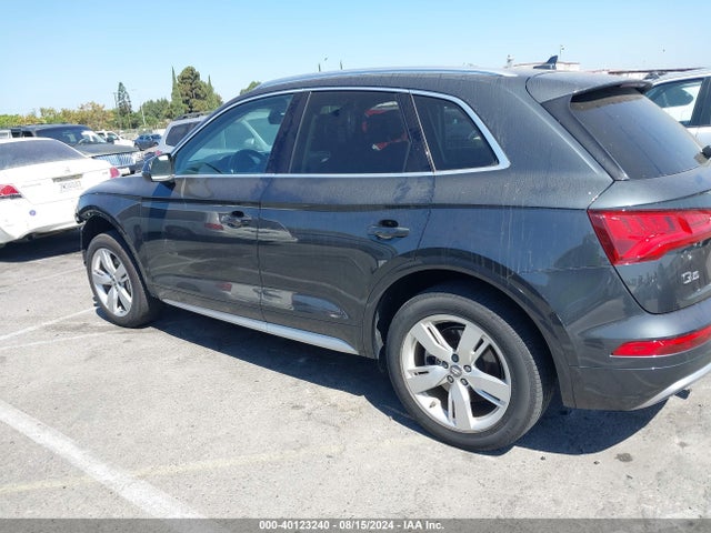 WA1BNAFY2J2011384 Audi Q5 2.0t Premium/2.0t Tech Premium