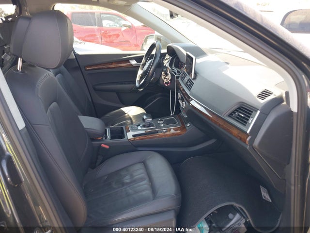WA1BNAFY2J2011384 Audi Q5 2.0t Premium/2.0t Tech Premium