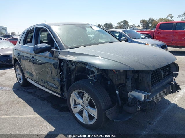 WA1BNAFY2J2011384 Audi Q5 2.0t Premium/2.0t Tech Premium
