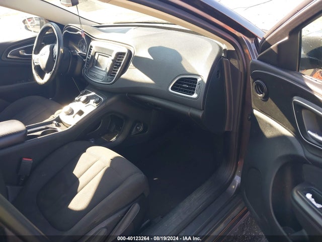 Chrysler 200 Limited 2015 1C3CCCAB5FN672917 Image 5