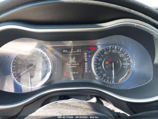 Chrysler 200 Limited 2015 1C3CCCAB5FN672917 Image 7