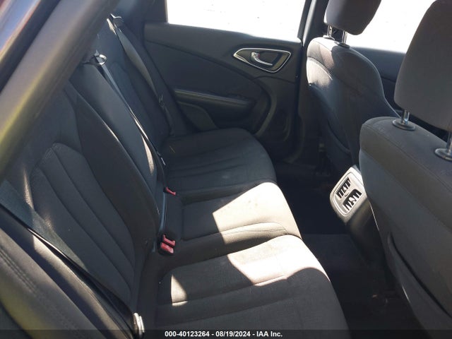 Chrysler 200 Limited 2015 1C3CCCAB5FN672917 Image 8
